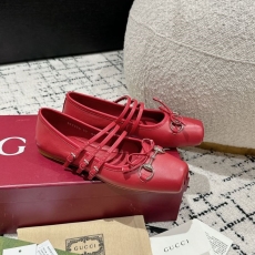 Gucci Flat Shoes